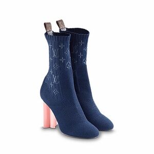LOUIS VUITTON Silhouette Ankle
Sock Boots w/ Stretch Fabric - Navy/ Pink